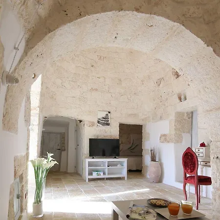 Trulli Le Calle Villa *